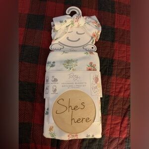 NWT baby headband, blanket & birth disc 3 piece set white floral, nursing cover